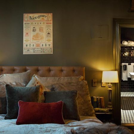 The Royal Hotel Featherston - Boutique Hotel ภายนอก รูปภาพ