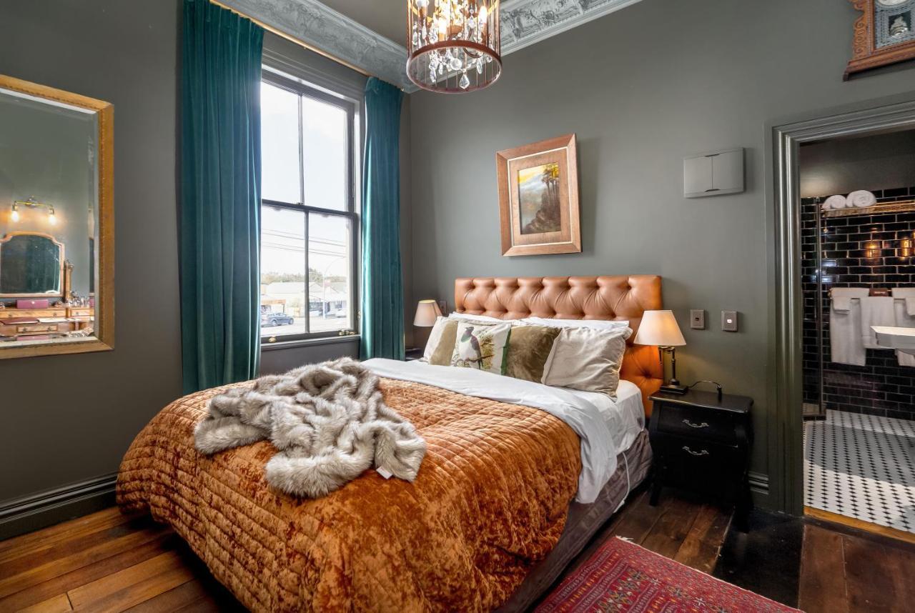 The Royal Hotel Featherston - Boutique Hotel ภายนอก รูปภาพ
