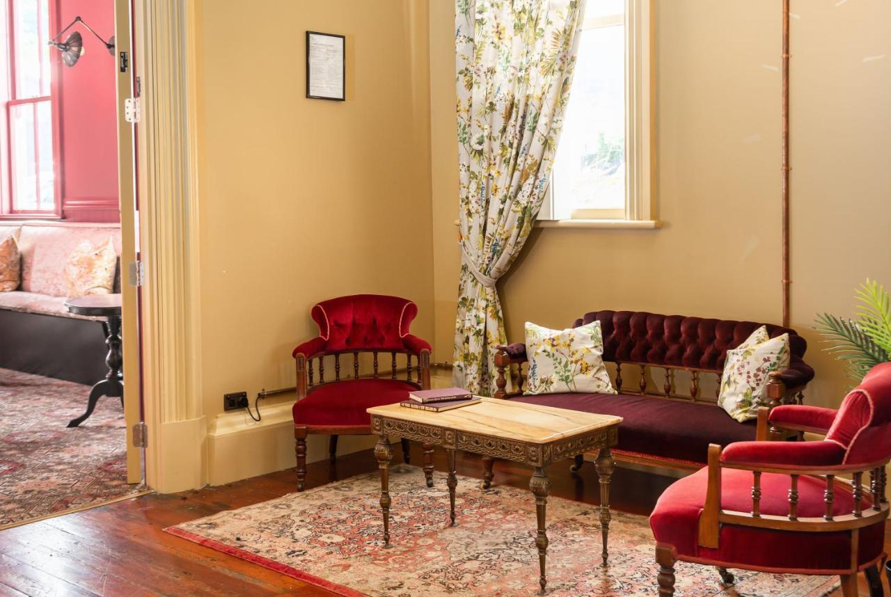 The Royal Hotel Featherston - Boutique Hotel ภายนอก รูปภาพ