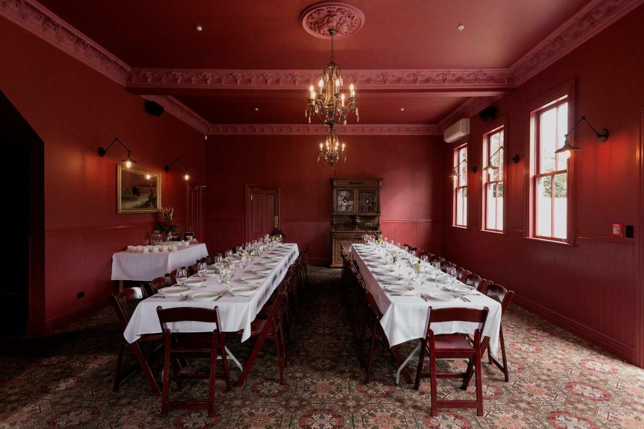 The Royal Hotel Featherston - Boutique Hotel ภายนอก รูปภาพ
